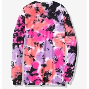 Long sleeve campus tee vs pink